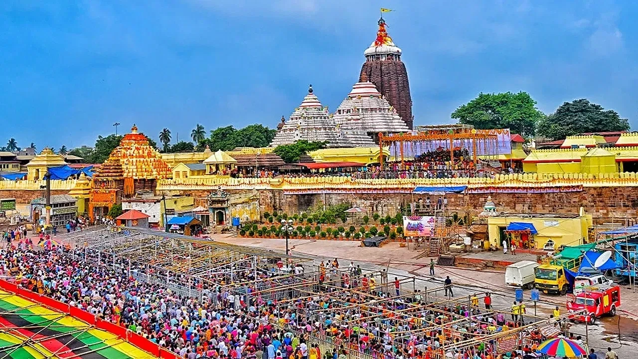 पुरी रथ यात्रा में भगदड़, तीन की मौत, 50 से अधिक घायल पुरी रथ यात्रा में भगदड़, तीन की मौत, 50 से अधिक घायल