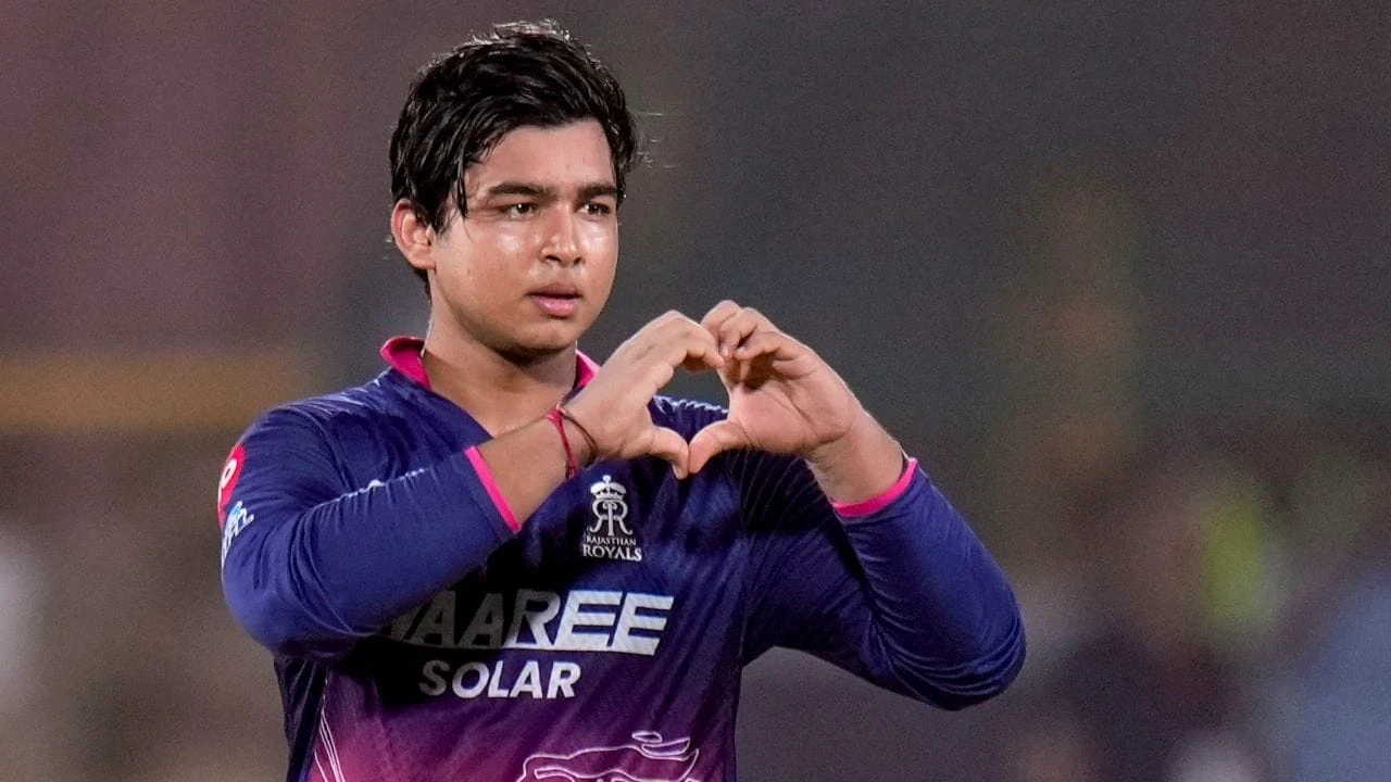 ৩৬ বলে বিধ্বংসী শতরানের পর কেন বাবার কাছে ক্ষমা চাইলেন, বিস্ময়বালক বৈভব সূর্যবংশী! দেখুন ভিডিও
