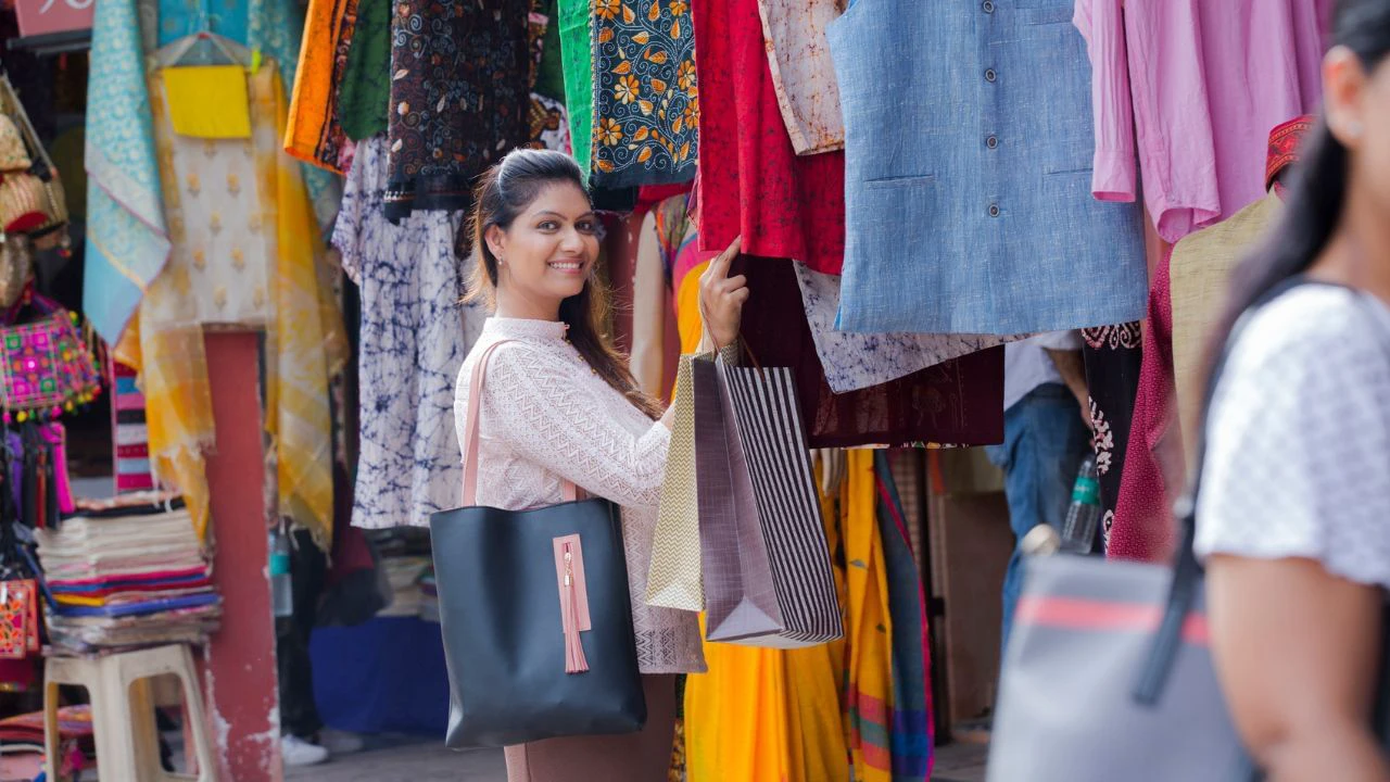 गाजियाबाद के बाजारों से करें कम दाम में स्टाइलिश शॉपिंग गाजियाबाद के बाजारों से करें कम दाम में स्टाइलिश शॉपिंग