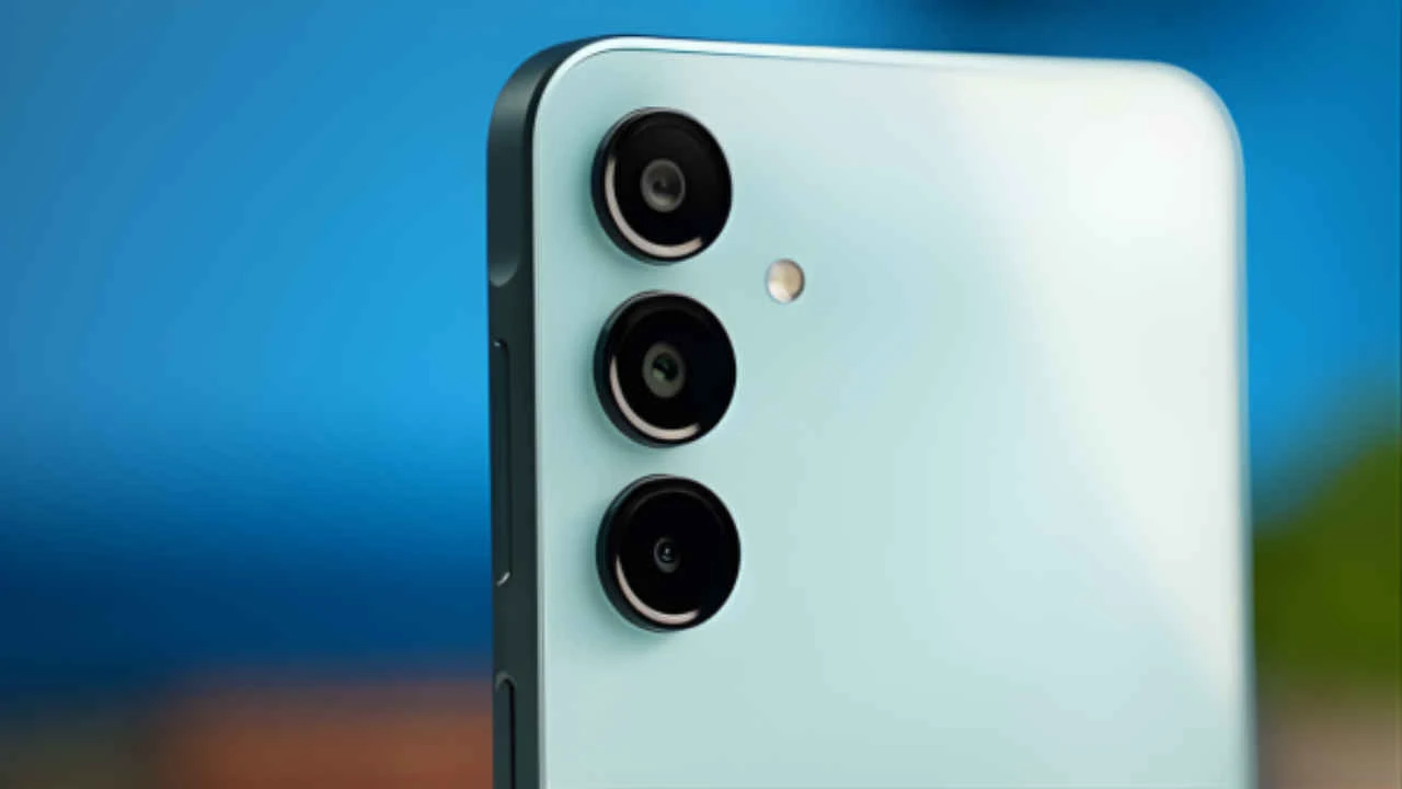 দাম কমল Samsung Galaxy A16 5G-এর: আকর্ষণীয় ফিচারে এখন আরও সস্তা