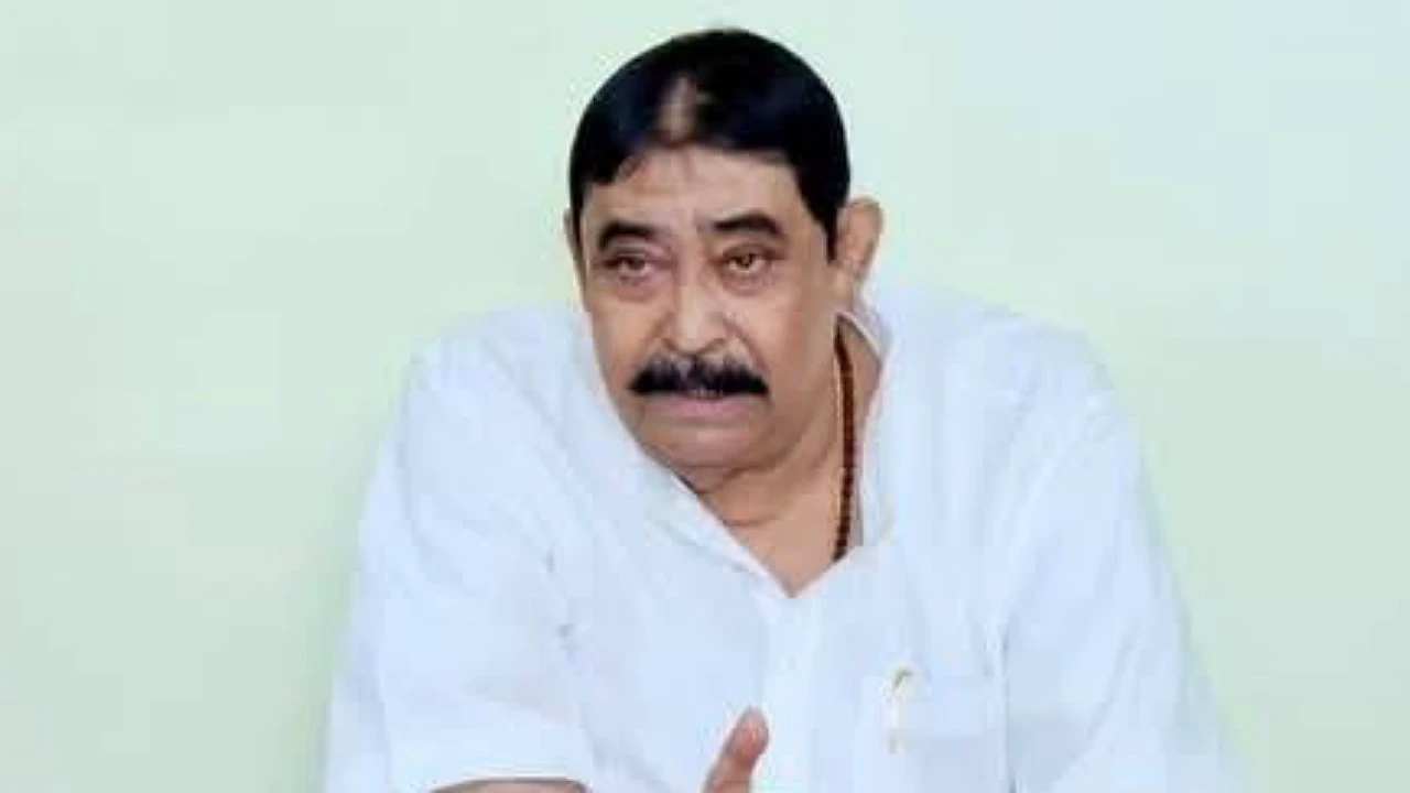 ২৬-এর ভোটে কি বিজেপির হাত ধরবেন অনুব্রত? সৌমিত্র খাঁর মন্তব্যে তোলপাড় বীরভূম