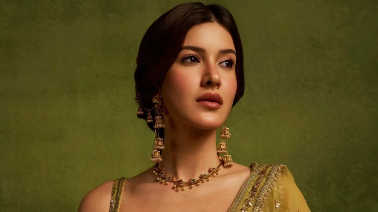 বিদেশে গিয়ে প্রেমিকের ডাবল ডেটিং হাতেনাতে ধরলেন শানায়া কাপুর