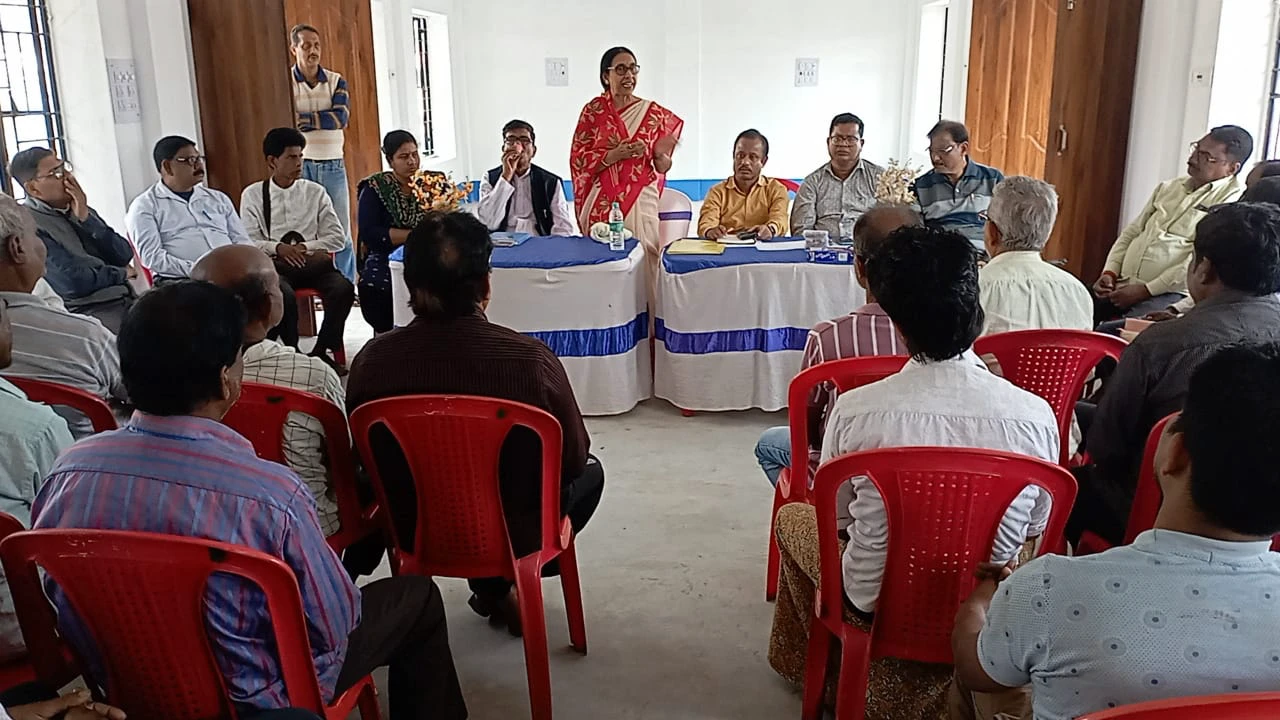 কেশপুরে লরির ধাক্কায় প্রাণ হারালেন বৃদ্ধ, ভস্মীভূত নার্সারির ঘর