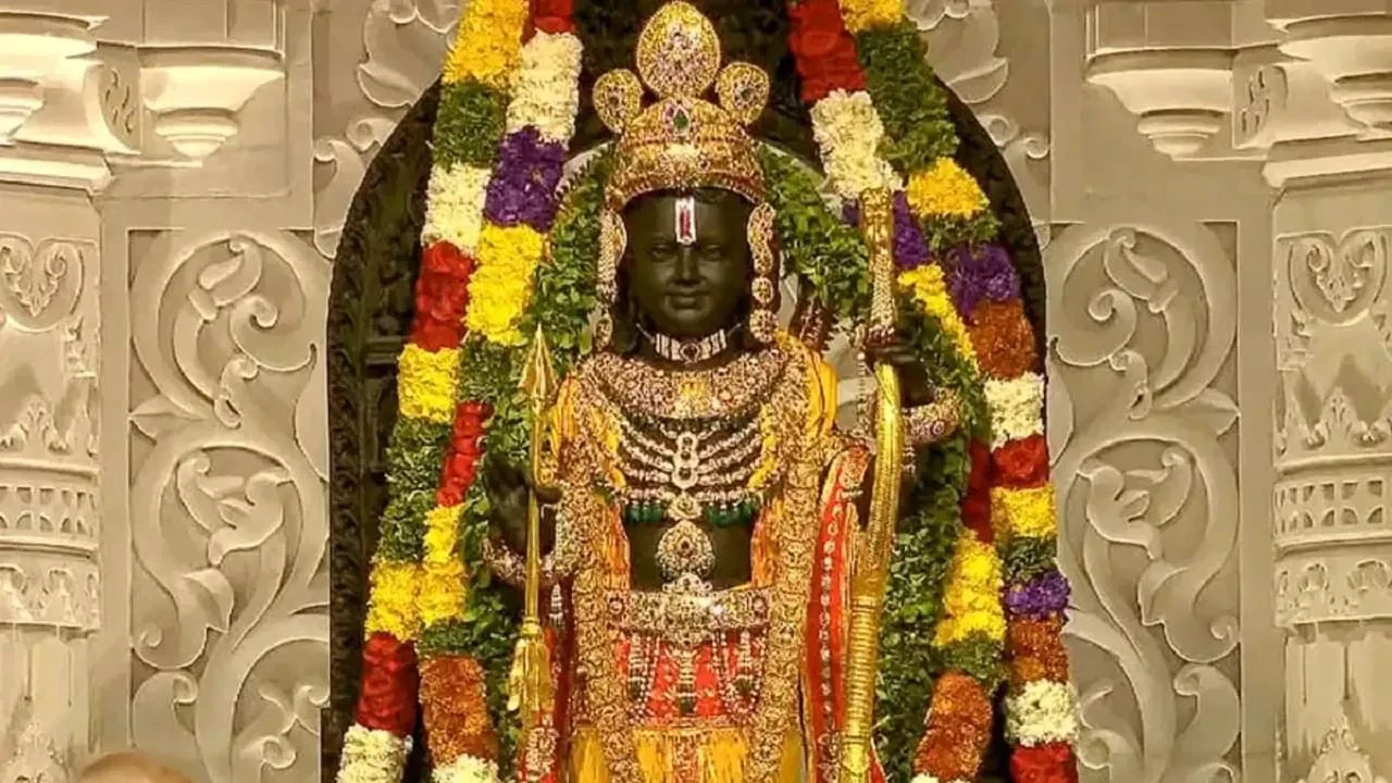 अयोध्या में रामलला के लिए बन रहा 10 करोड़ का सोने का झूला, हीरे-पन्ना से जड़ा अयोध्या में रामलला के लिए बन रहा 10 करोड़ का सोने का झूला, हीरे-पन्ना से जड़ा