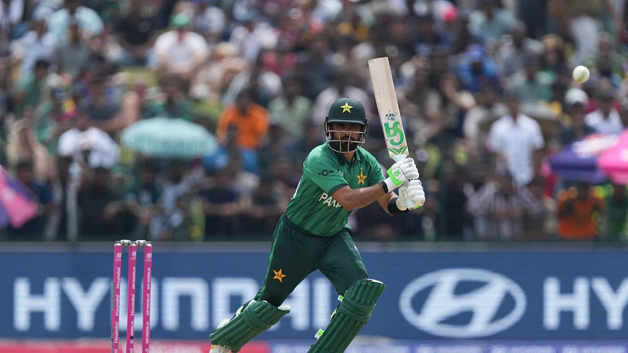 ভারতের বিপক্ষে নামার আগেই বড় অপমান! বাবর আজমকে নিয়ে খোদ পাকিস্তান শিবিরে চরম বিদ্রুপ