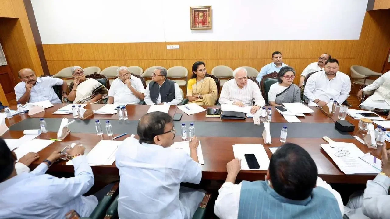 क्या मोदी सरकार के संविधान संशोधन बिल की हार विपक्ष की बड़ी जीत है