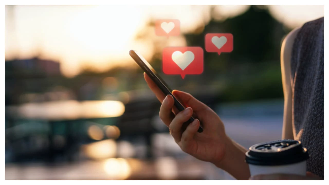 একবারই কি সত্যিকারের প্রেম আসে নাকি বারবার মনে কড়া নাড়ে নতুন ভালোবাসা