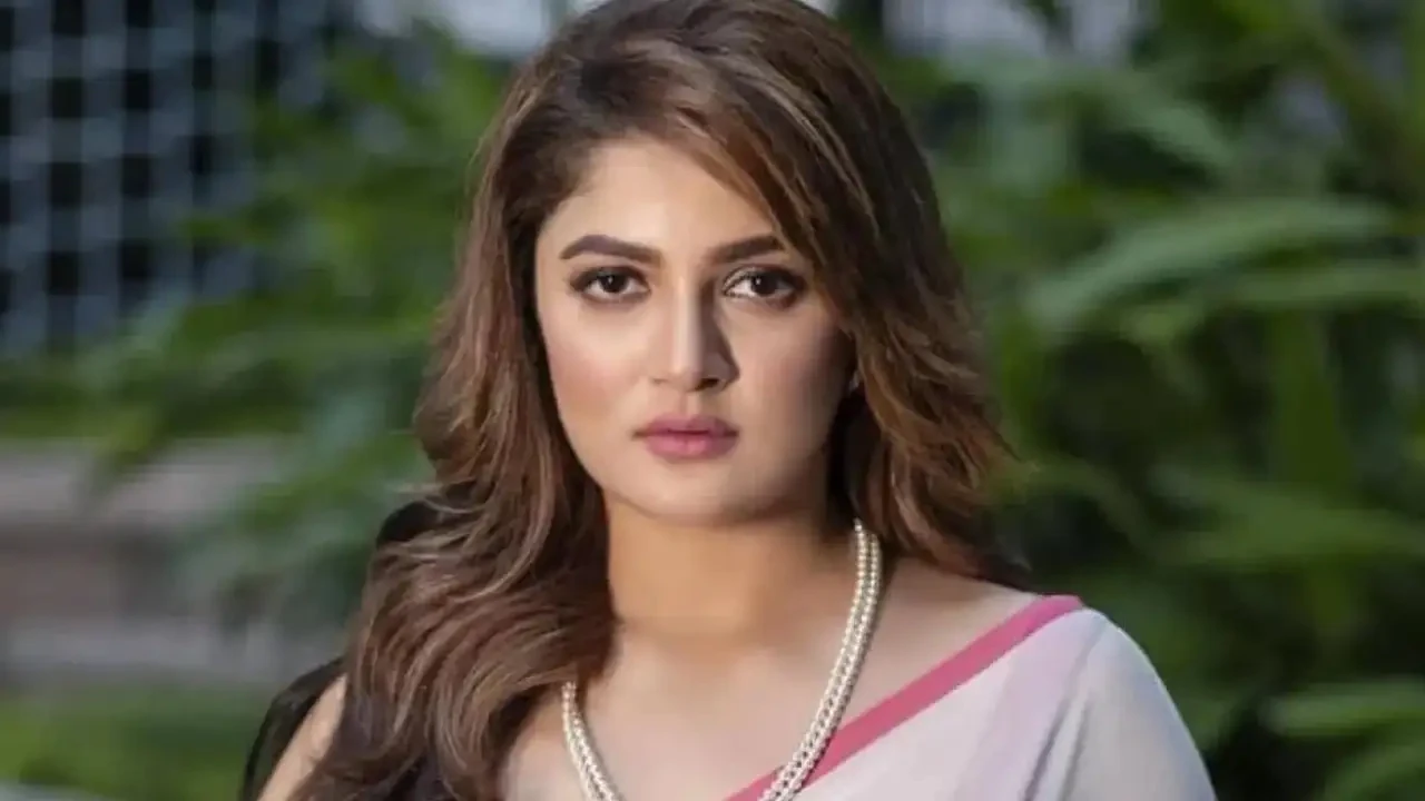 সোশ্যাল মিডিয়ায় লাগাতার কুমন্তব্য, সাইবার পুলিশের দ্বারস্থ অভিনেত্রী শ্রাবন্তী চট্টোপাধ্যায়