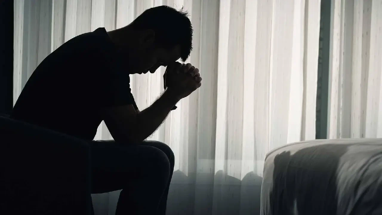 অতিরিক্ত কাজের চাপ: শ্রীরামপুরে গঙ্গার মাঝ নদীতে ঝাঁপ দিয়ে আত্মহত্যার চেষ্টা বিএলও-র