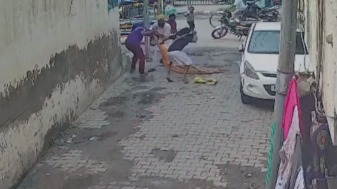 पटियाला में पति पर जानलेवा हमला, पत्नी पर साजिश का आरोप पटियाला में पति पर जानलेवा हमला, पत्नी पर साजिश का आरोप