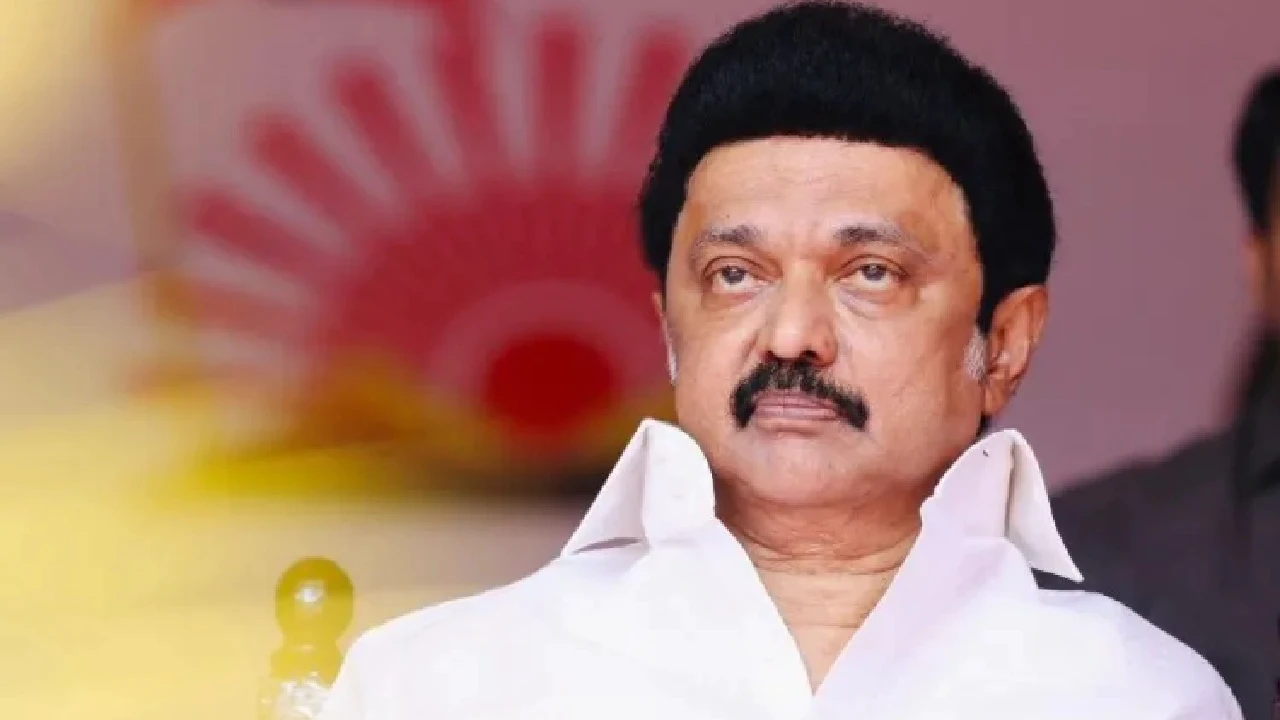 ममता दीदी के लक्ष्मी भंडार से भी आगे निकले स्टालिन और बिना बताए महिलाओं के खातों में भेज दिए ५००० रुपये