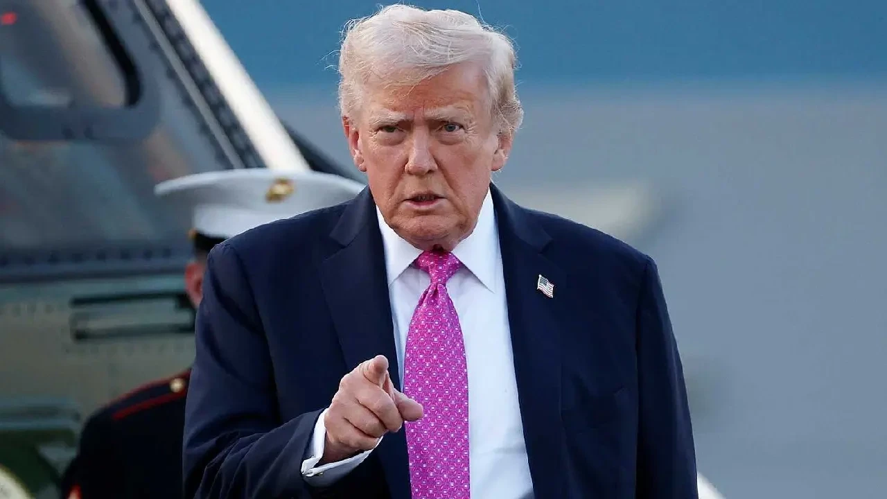 সুপ্রিম কোর্টের নির্দেশে ধাক্কা খেয়ে আরও বেপরোয়া ট্রাম্প: বিশ্বজুড়ে আমদানি শুল্ক বেড়ে ১৫ শতাংশ