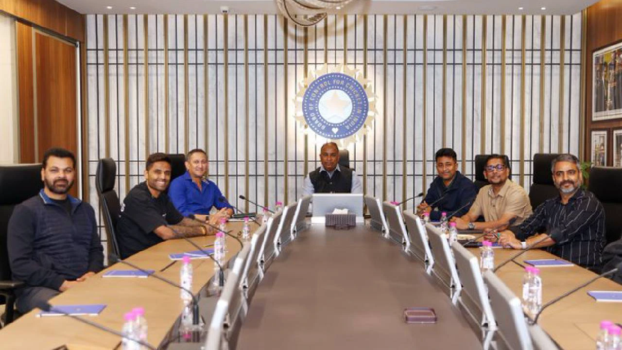 आलू-प्याज की कीमतों ने बिगाड़ा बजट, क्या आपकी रसोई से गायब होने वाली है ये सब्जियां?