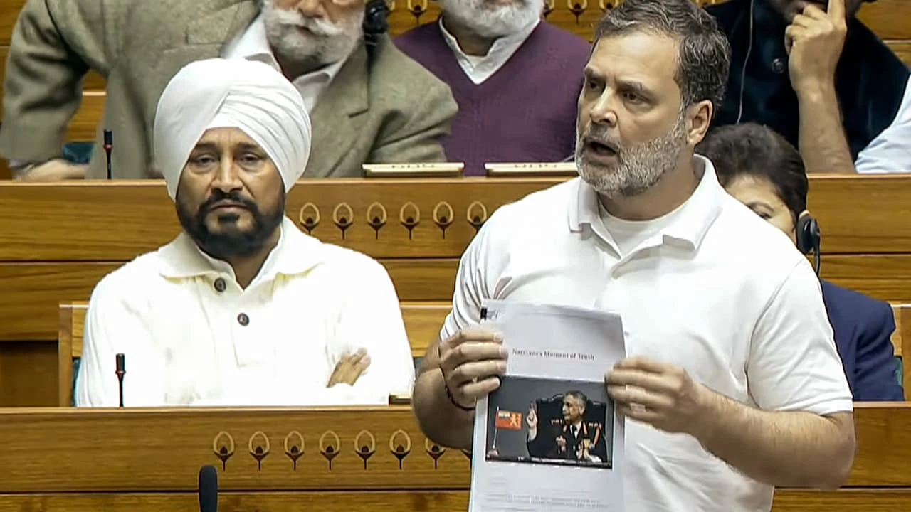 সংসদ পদ হারাচ্ছেন রাহুল গান্ধী? উত্তাল রাজনীতির আবহে বড় সিদ্ধান্ত