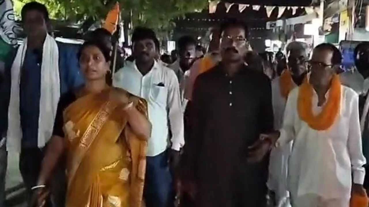 সাজা মকুবের পর বীরের সম্মান দিয়ে বরণ, ঝাড়গ্রামে তৃণমূলের মেগা মিছিল ঘিরে চাঞ্চল্য!