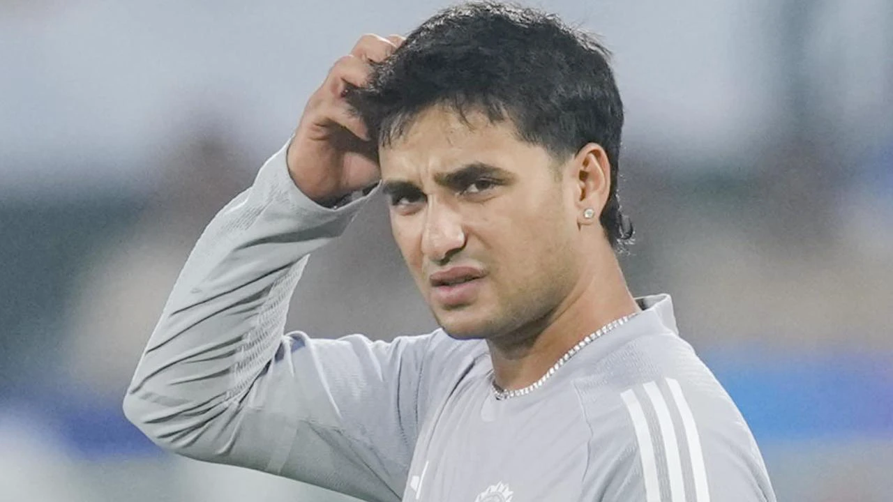 মাঠে নামার আগেই ভারতীয় শিবিরে বড় ধাক্কা, অনিশ্চিত অভিষেকের সার্ভিস?