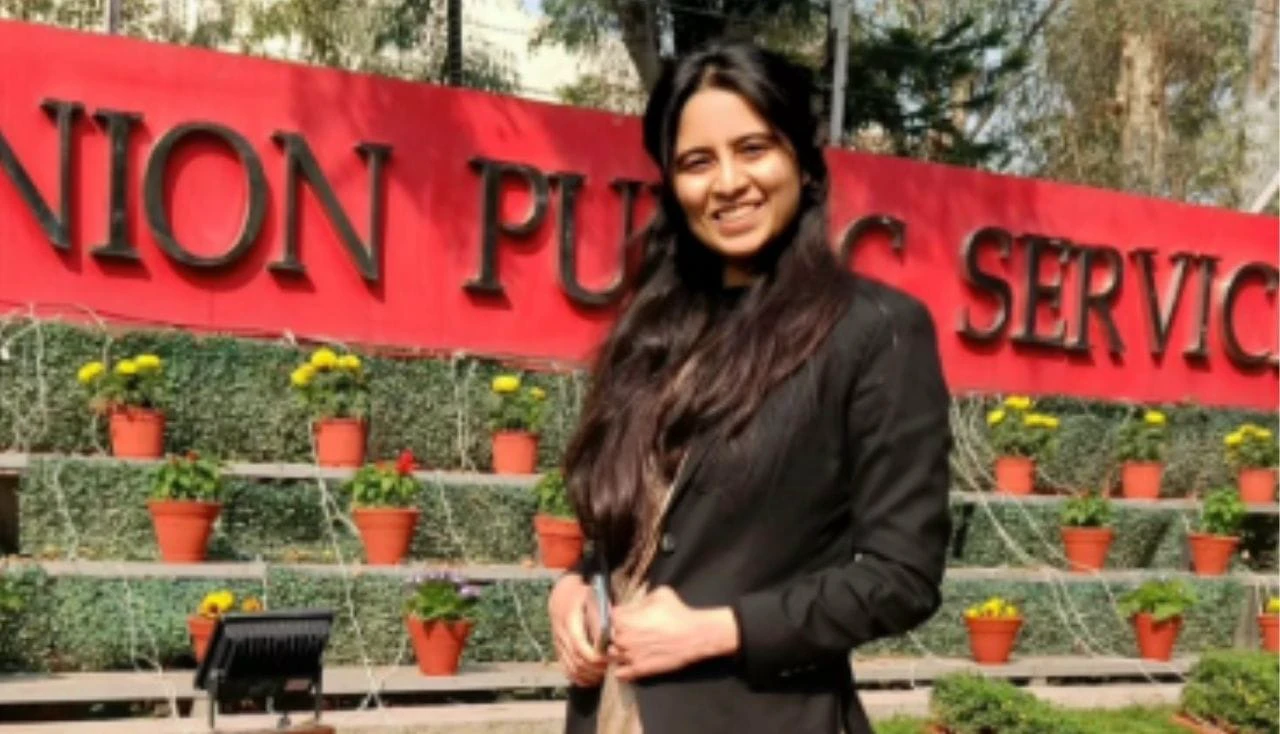 असफलता से सफलता तक का सफर तय कर रिया सैनी बनीं आईएएस अफसर