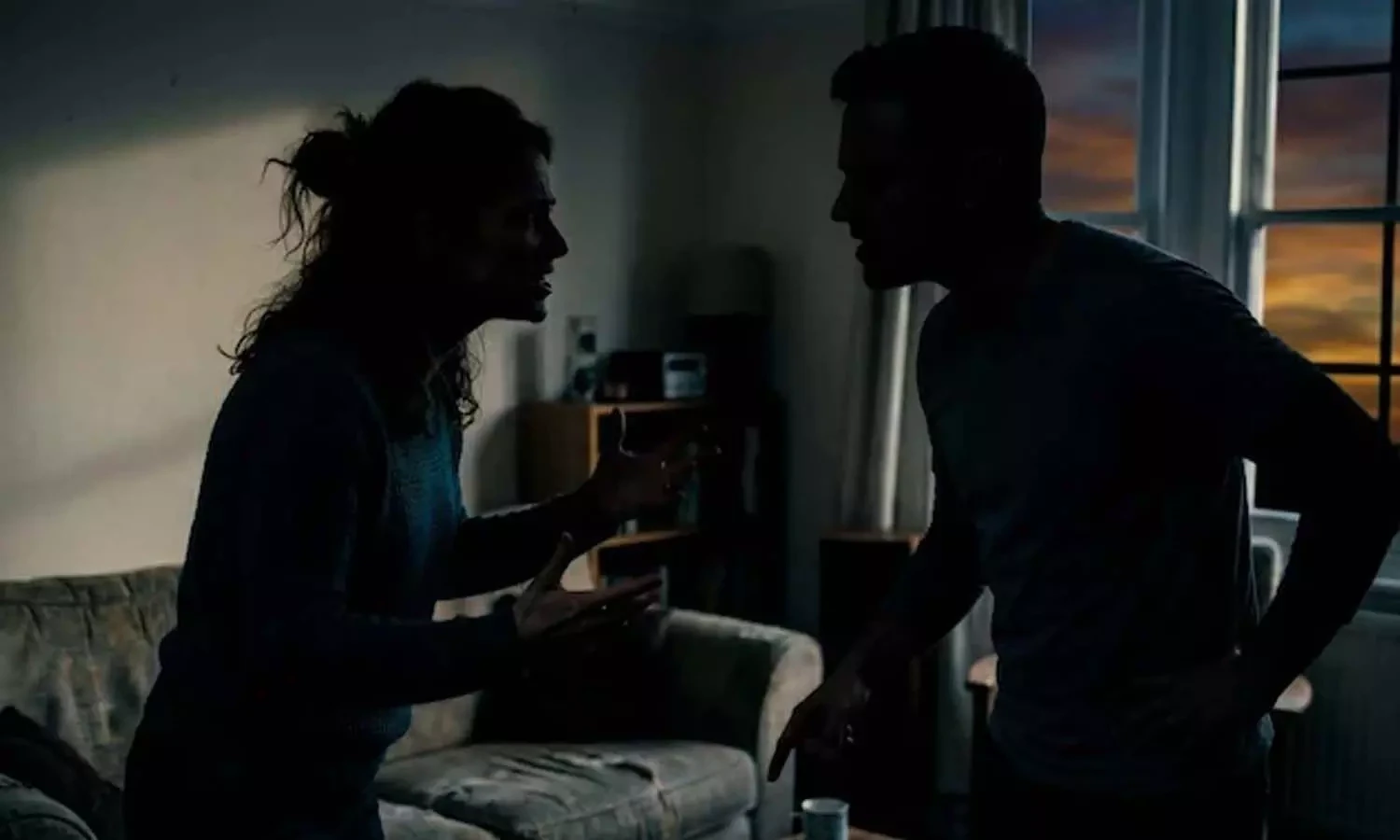 దారుణం.. పసిబిడ్డను చంపి కత్తెరతో కోసుకున్న మహిళ