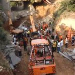 Jammu Bridge Collapse: जम्मू के बनतालाब में पुल गिरने से 5 से 7 मजदूर दबे, 1 की मौत, बचाव कार्य जारी