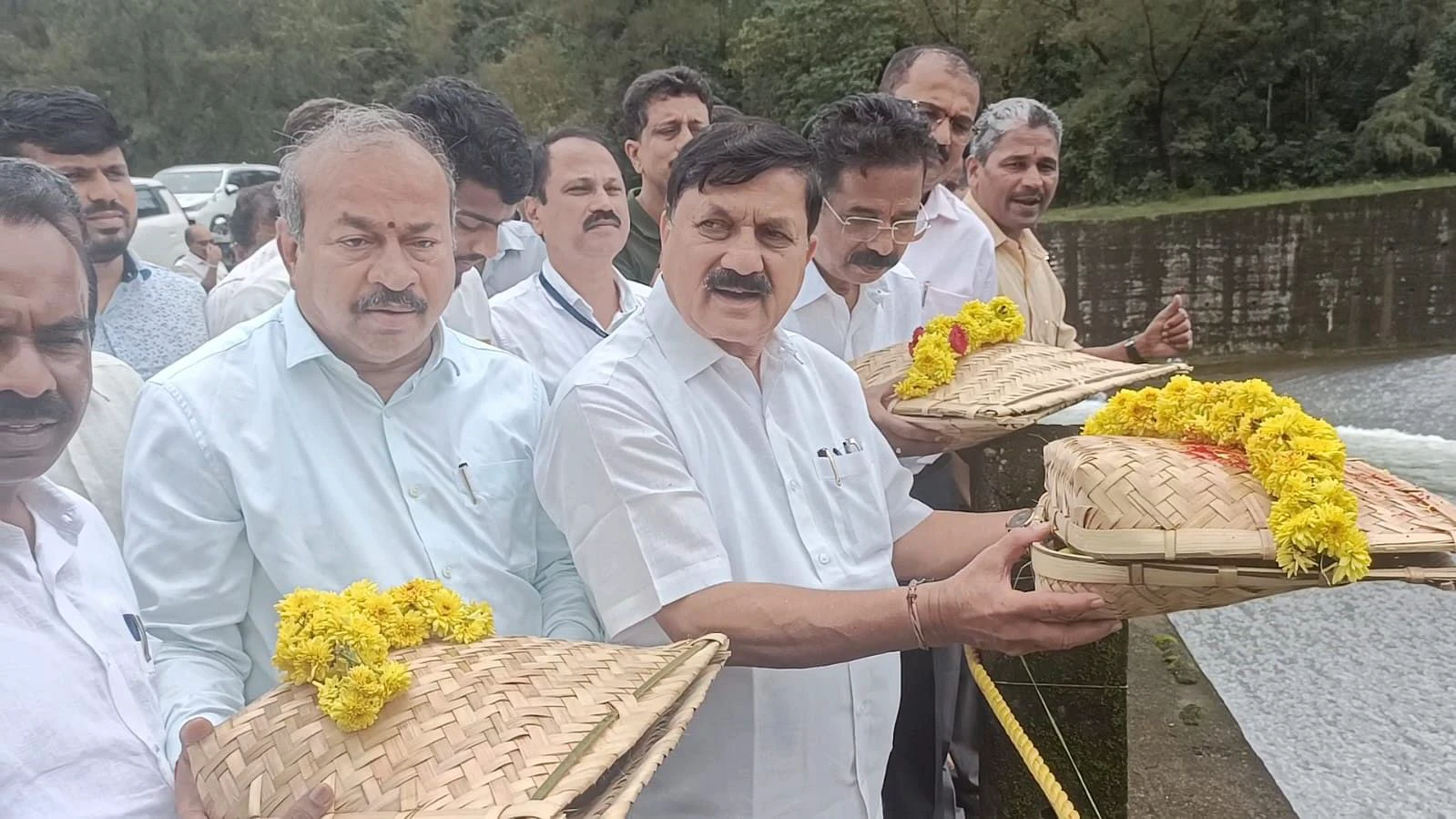 ಅವಳಿ ಜಲಾಶಯಗಳಿಗೆ ಬಾಗಿನ ಸಮರ್ಪಣೆ