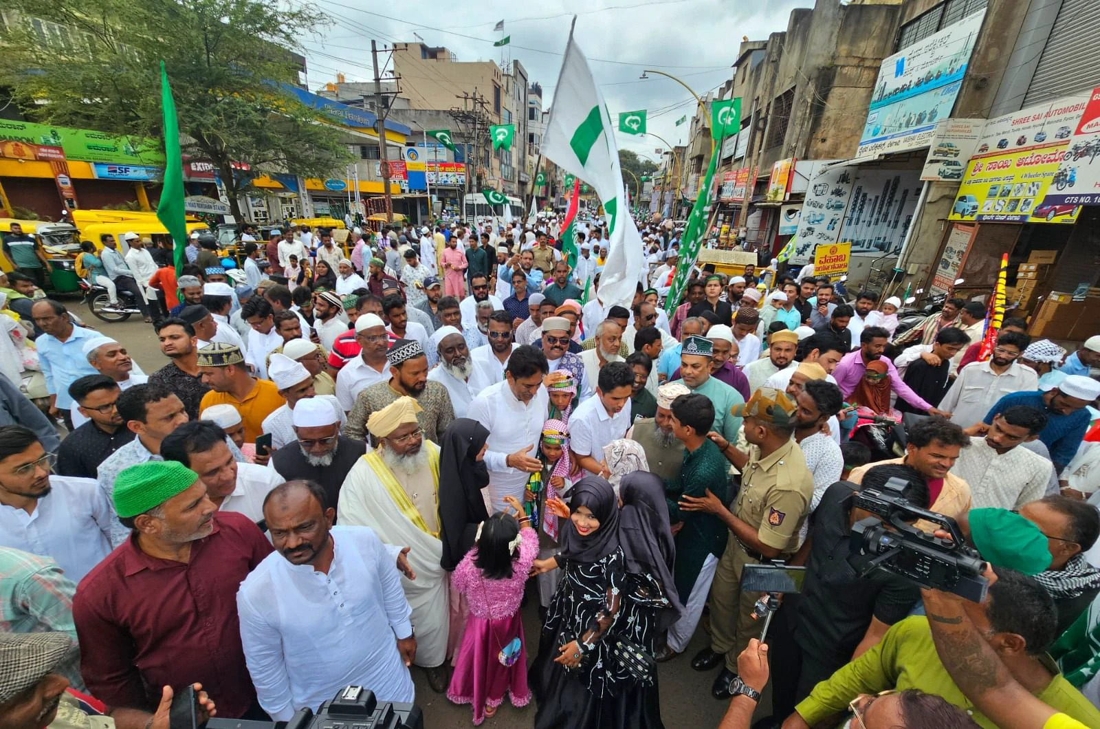 ಬೆಳಗಾವಿಯಲ್ಲಿ ಸಡಗರದ ಈದ್‌-ಮಿಲಾದ್‌ ಮೆರವಣಿಗೆ: ಕುಣಿದು ಕುಪ್ಪಳಿಸಿದ ಯುವಜನ