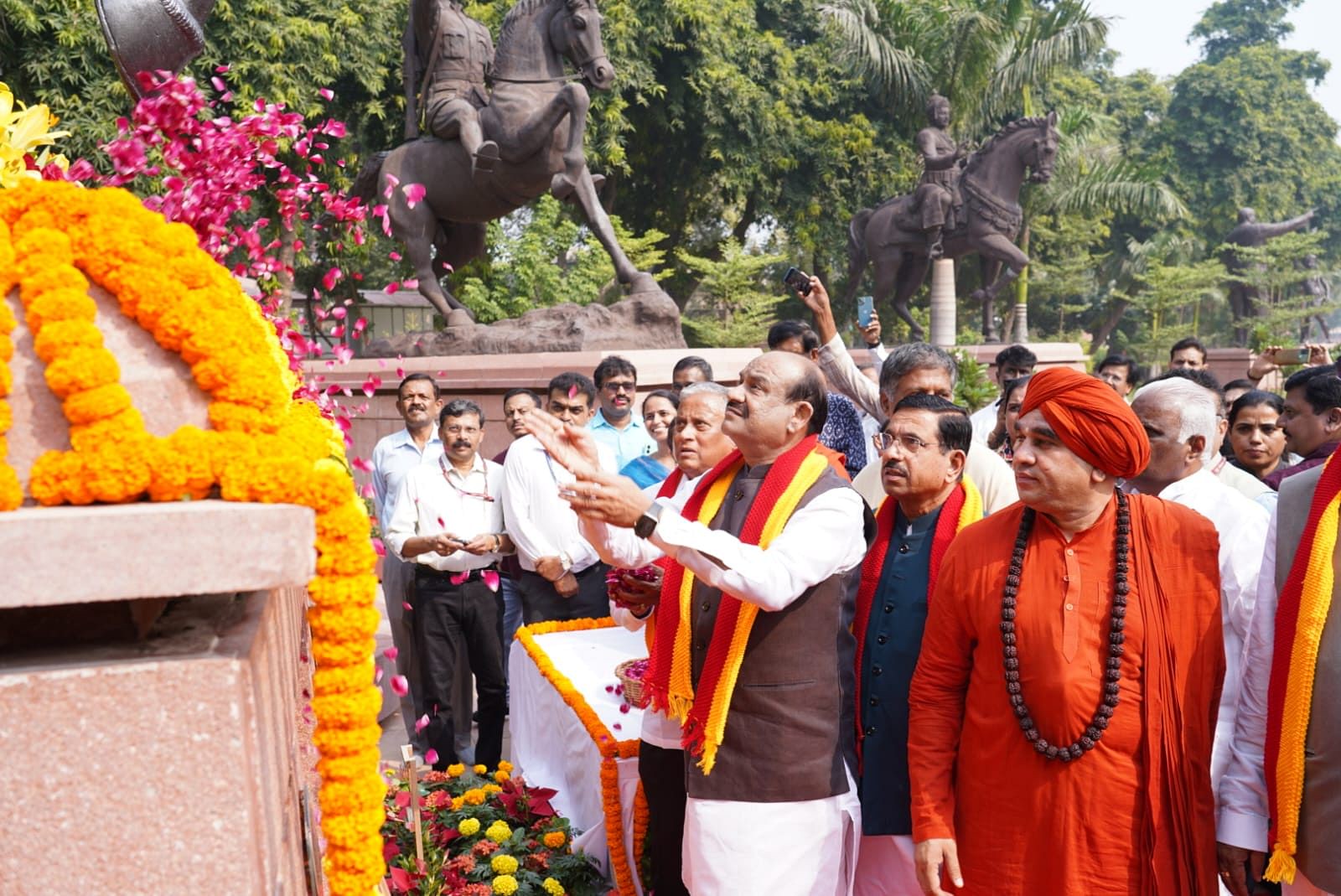 ಕಿತ್ತೂರು ವಿಜಯೋತ್ಸವಕ್ಕೆ 200 ವರ್ಷ: ಸಂಸತ್‌ ಆವರಣದಲ್ಲಿ ಚನ್ನಮ್ಮ ಸ್ಮರಣೆ