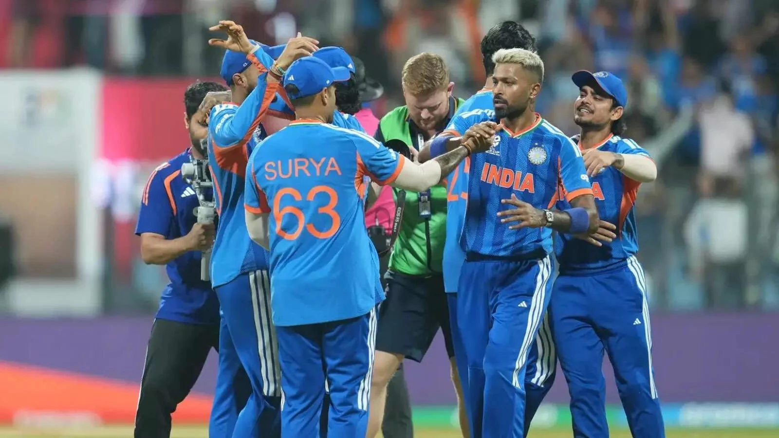 🏏 क्रिकेट अपडेट 🏆 - ShareChat