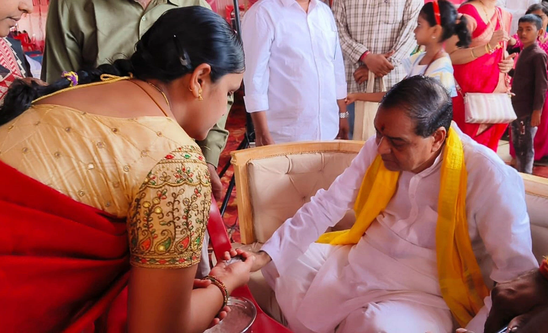 ದುರ್ಗಾದೇವಿ ಕಳಶಾಭಿಷೇಕ: ಹೊರ ರಾಜ್ಯದ ಭಕ್ತರೂ ಭಾಗಿ