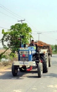 మాడుగులపల్లిలో మైనర్ల చేతికి ట్రాక్టర్ స్టీరింగ్