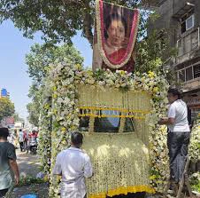 Asha Bhosle cremated with state honours amid grief