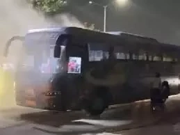ഗുജറാത്ത് ടൈറ്റന്‍സ് താരങ്ങള്‍ സഞ്ചരിച്ച ബസില്‍ തീപിടിത്തം