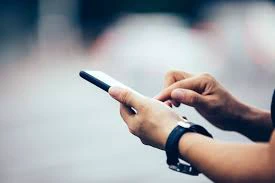 अल्पवयीन मुलीचे फोटो सोशल मीडियावर टाकून बदनामी !