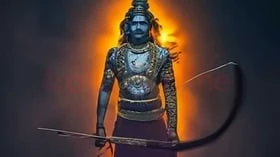 இடது கையால் பிறருக்கு தானம் செய்வது முறையா?