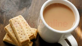 நீங்கள் டீயில் பிஸ்கட் அல்லது ரஸ்க்கை நனைத்து சாப்பிடுபவரா? அச்சச்சோ ஜாக்கிரதை!