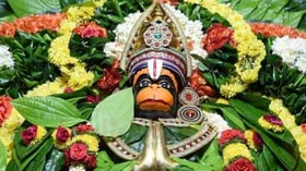 அனுமனுக்கு சாத்தப்படும் வெற்றிலை மாலையின் மகிமை தெரியுமா?
