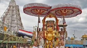 நடைப்பயணம் தெரியும்; குடைப் பயணம் கேள்விப்பட்டிருக்கிறீர்களா?