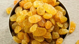 உலர் திராட்சையை ஊற வைத்து உண்பதால் இத்தனை நன்மைகளா?