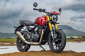 2 லட்சத்திற்கும் குறைவான விலையில் களமிறங்கும் ட்ரிம்ப் 350cc பைக்குகள் - முழு விபரம் இதோ!