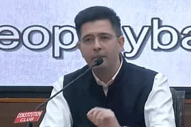 Raghav Chadha Leads Delegation To President Murmu, Accuses AAP Government Of Targeting Defecting MPs