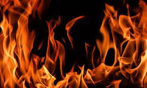 fire at Delhi                                                                                    দিল্লির বিবেক বিহারে বিধ্বংসী অগ্নিকাণ্ড: আটকে পড়ে ৯ জনের মর্মান্তিক মৃত্যু