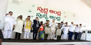 నేడు శ్రీకాకుళం జిల్లా నరసన్నపేటలో 'స్వర్ణాంధ్ర - స్వచ్ఛాంధ్ర' కార్యక్రమంలో పాల్గొన్న సీఎం చంద్రబాబు