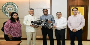 రాయల్ ఎన్ఫీల్డ్ మేనేజింగ్ డైరెక్టర్ & సీఈఓ లతో సమావేశమైన సీఎం చంద్రబాబు నాయుడు