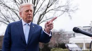 ट्रंप की 8 बजे वाली धमकी से दहला ईरान, लोगों से पावर प्लांट्स को घेरने की अपील, क्या शुरू होने वाला है महायुद्ध?