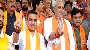 પશ્ચિમ બંગાળ, આસામમાં ભાજપની જીતની ગાંધીનગર કમલમ ખાતે ઝાલમૂડી બનાવીને ઉજવણી
