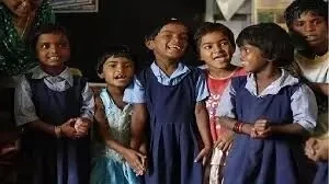 സ്‌കൂളുകളില്‍ ആഴ്ചയിലൊരിക്കല്‍ 'കളര്‍ ഡ്രസ്'; ആലോചനയുമായി സര്‍ക്കാര്‍