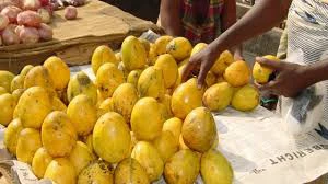 Summer Fruit Safety : कहीं आप भी तो नहीं खा रहे जहर? बाजार से आम खरीदने से पहले अपनाएं ये 5 जादुई ट्रिक्स