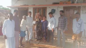 మృతుని కుటుంబానికి ఆర్థిక సాయం అందజేత