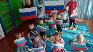 New preschool lessons in Russia teach children to love the 'motherland' from age three