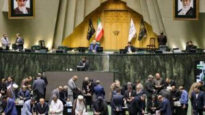 Silent move push de-dollarization? Iran proposes bill to tighten Strait of Hormuz