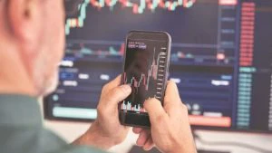 Energy sector stocks today, April 6: Reliance Industries falls 3.10%, Chennai Petroleum down 3.71%, IOC drops 2.01%